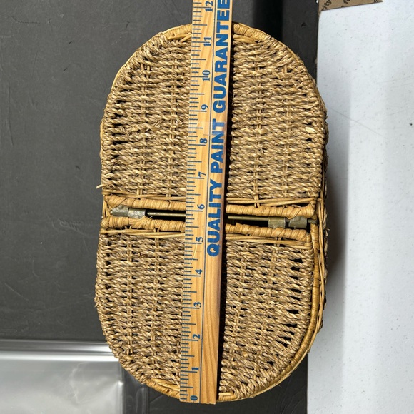 Vintage Double Lid Sewing Basket Woven Wicker Beautiful Condition - Picture 13 of 16